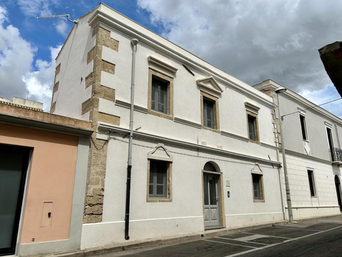 Palazzo Ma.Ri.Lu. Hotel Cabras Exterior photo